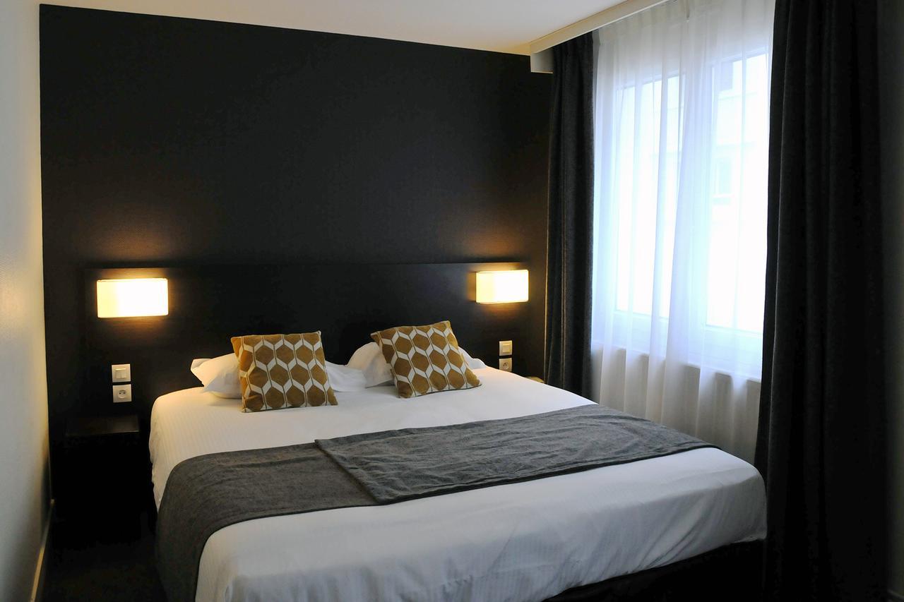 Hotel Des Quatrans Caen Esterno foto