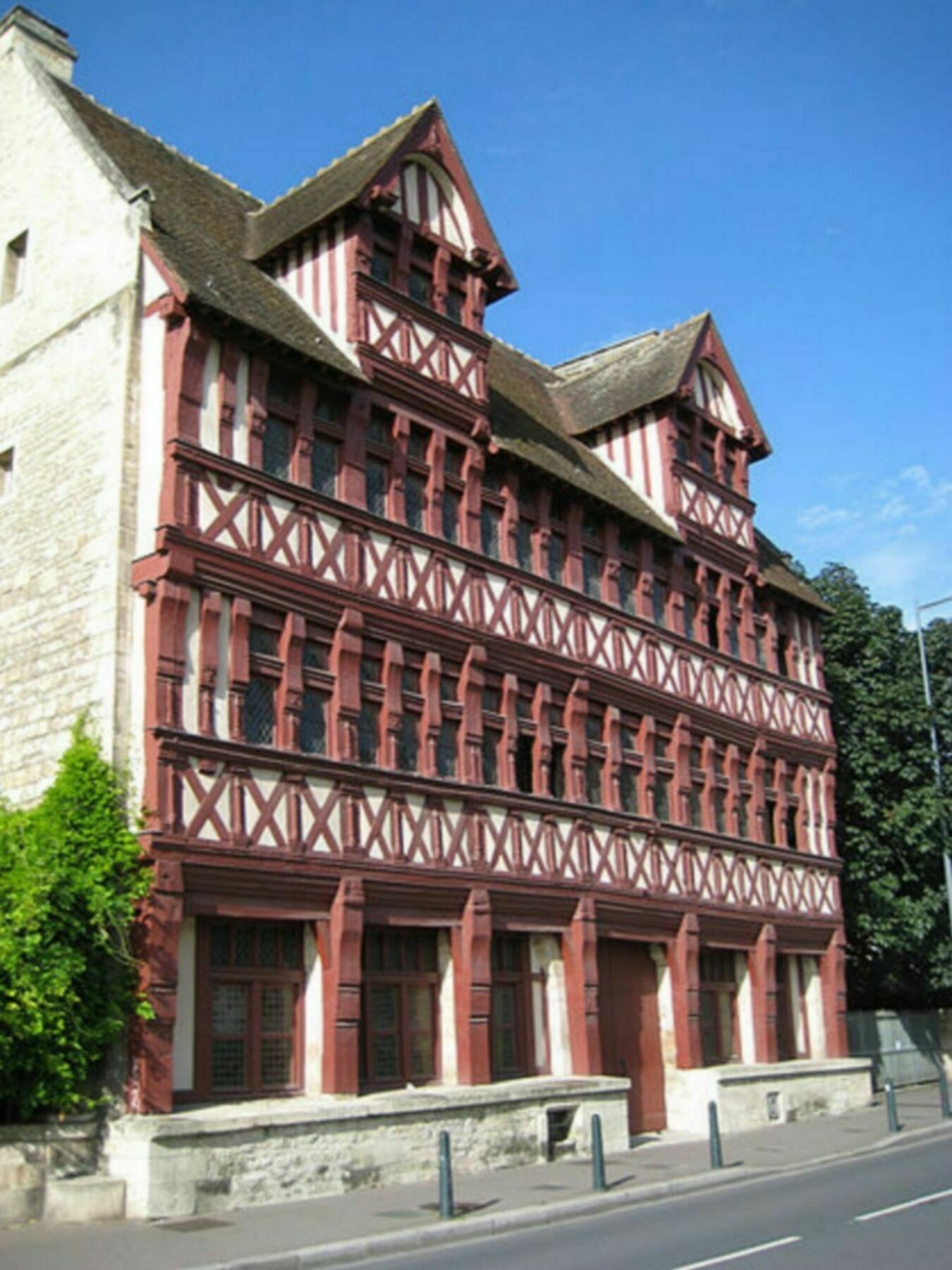 Hotel Des Quatrans Caen Esterno foto