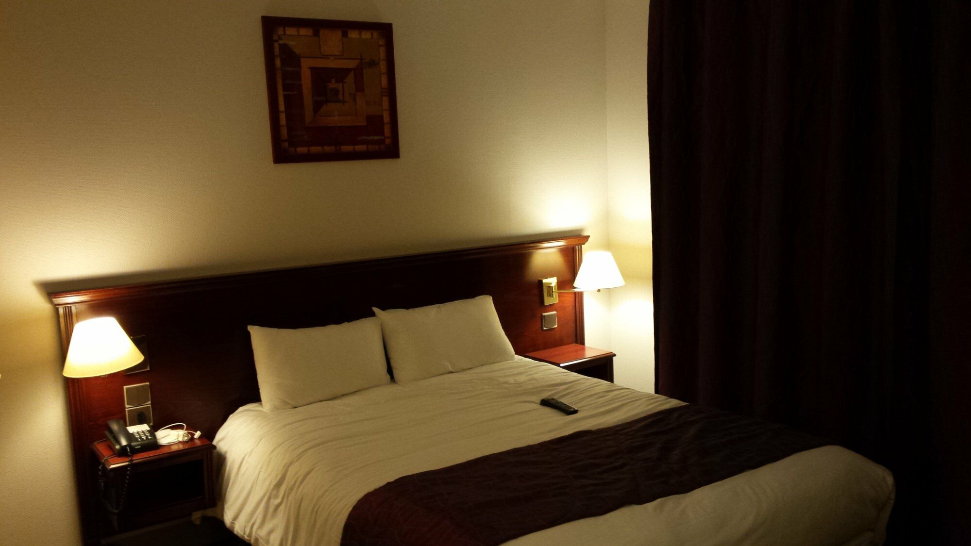 Hotel Des Quatrans Caen Esterno foto