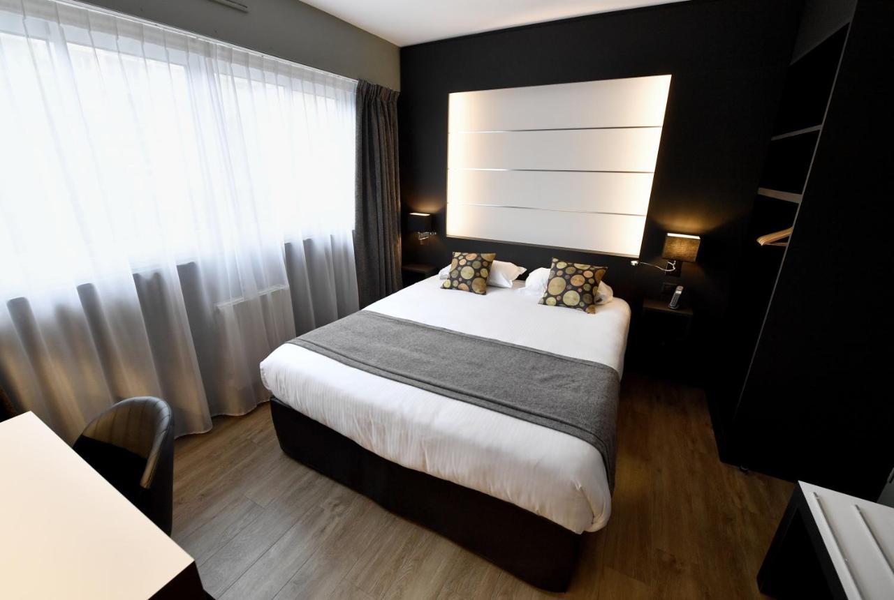 Hotel Des Quatrans Caen Esterno foto