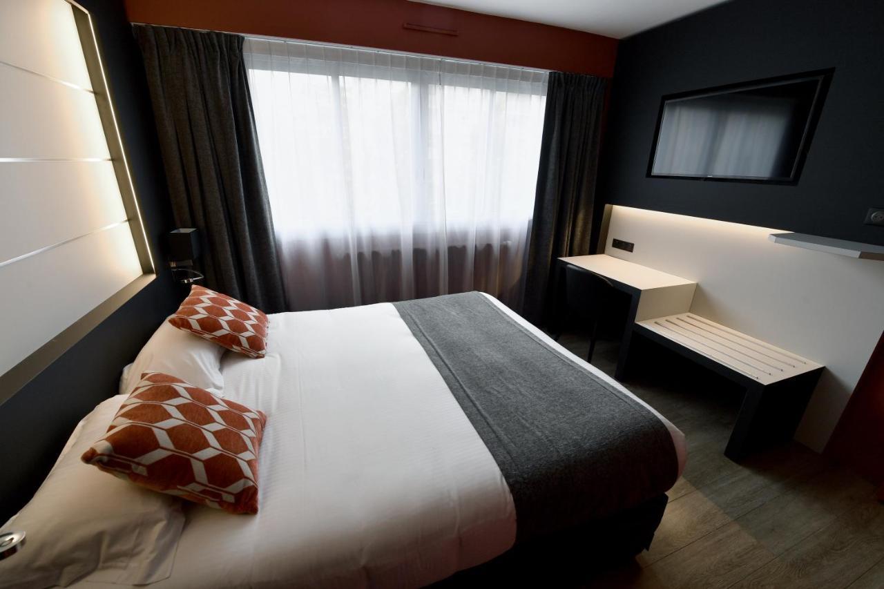 Hotel Des Quatrans Caen Esterno foto